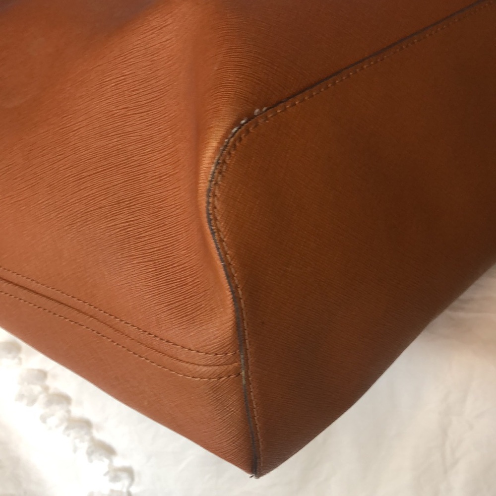 MICHAEL KORS brown saffiano leather large jet set travel tote. - Picture 10 of 15